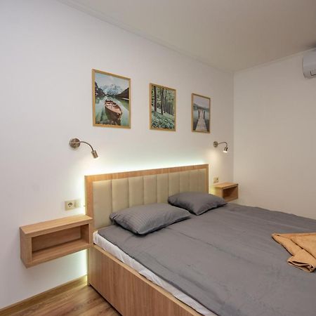 Csaladi Kikoeto Apartman Gyula Bagian luar foto