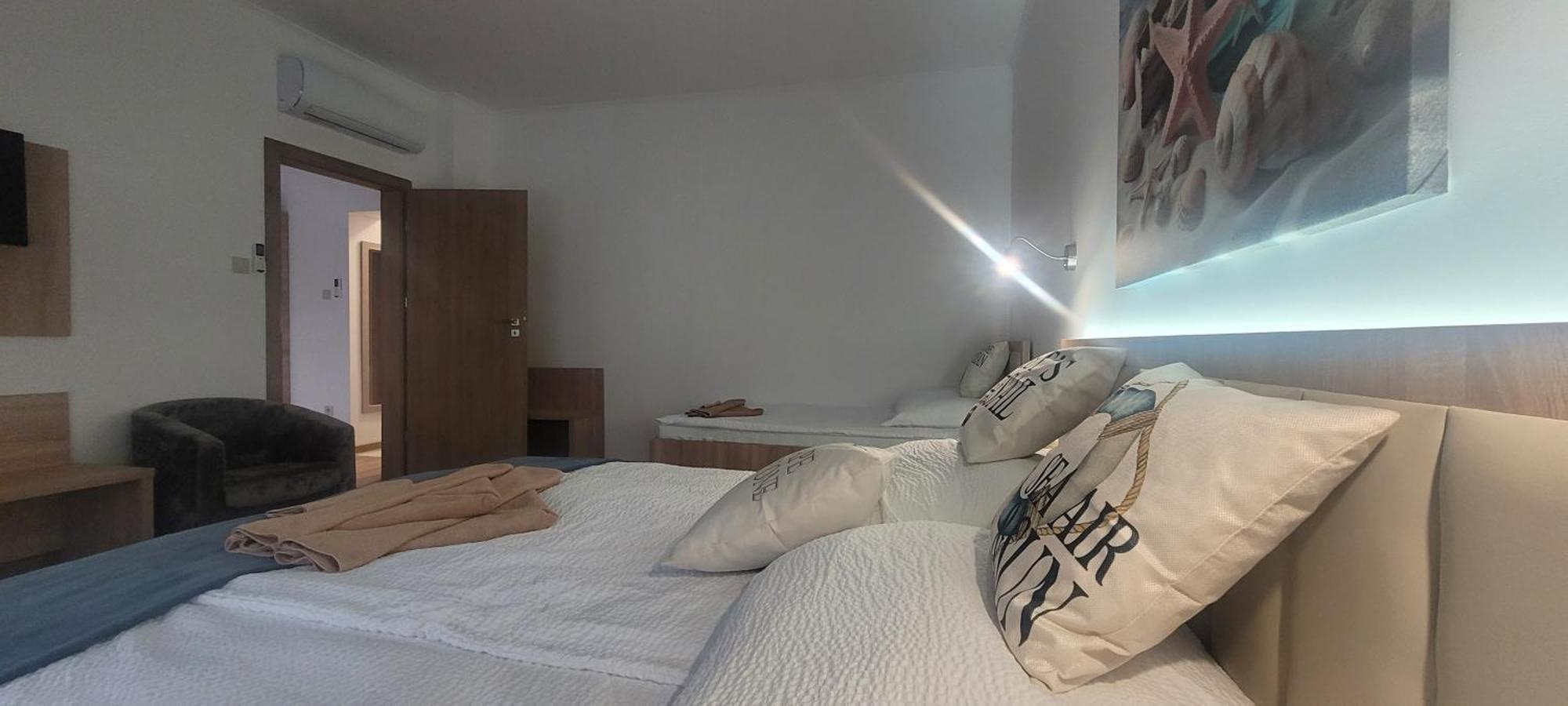 Csaladi Kikoeto Apartman Gyula Bagian luar foto