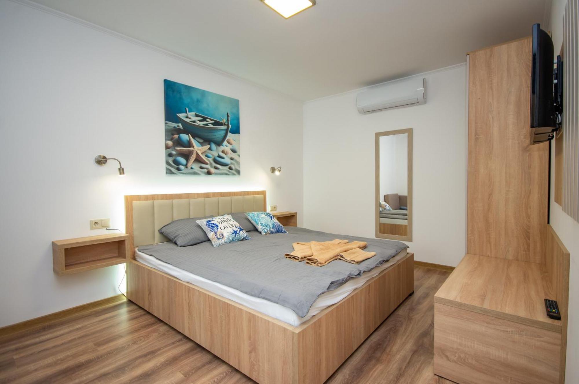 Csaladi Kikoeto Apartman Gyula Bagian luar foto