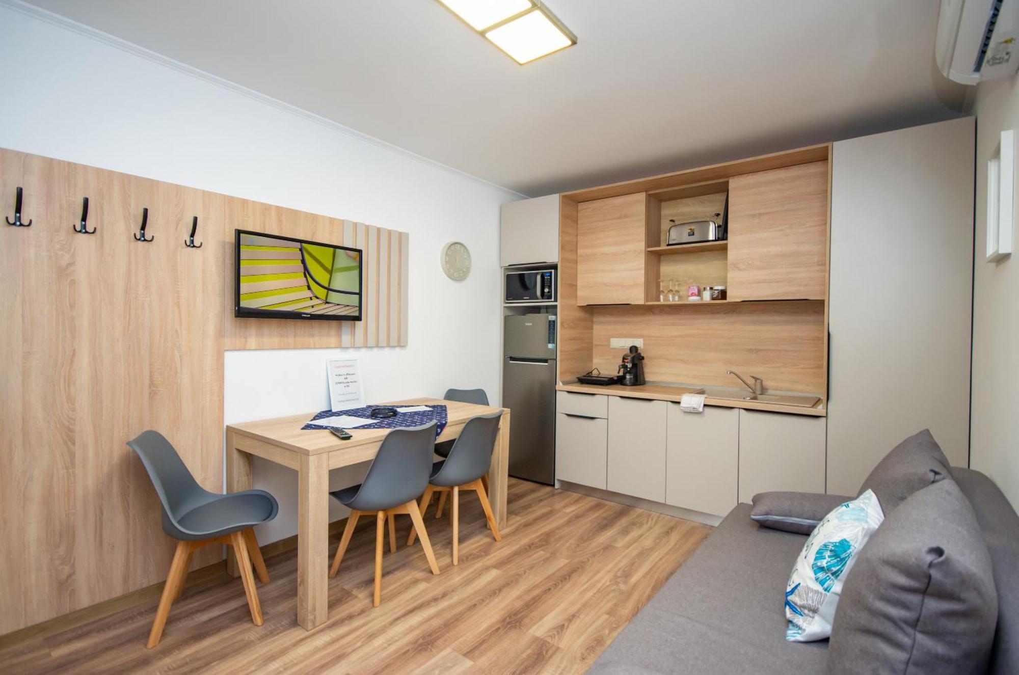 Csaladi Kikoeto Apartman Gyula Bagian luar foto