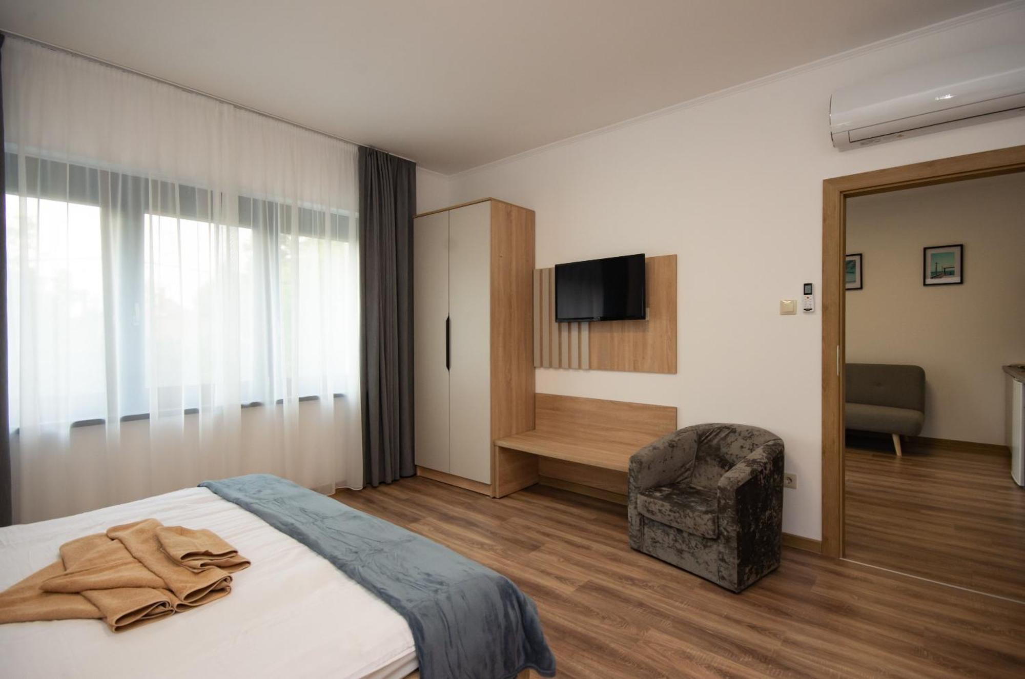 Csaladi Kikoeto Apartman Gyula Bagian luar foto
