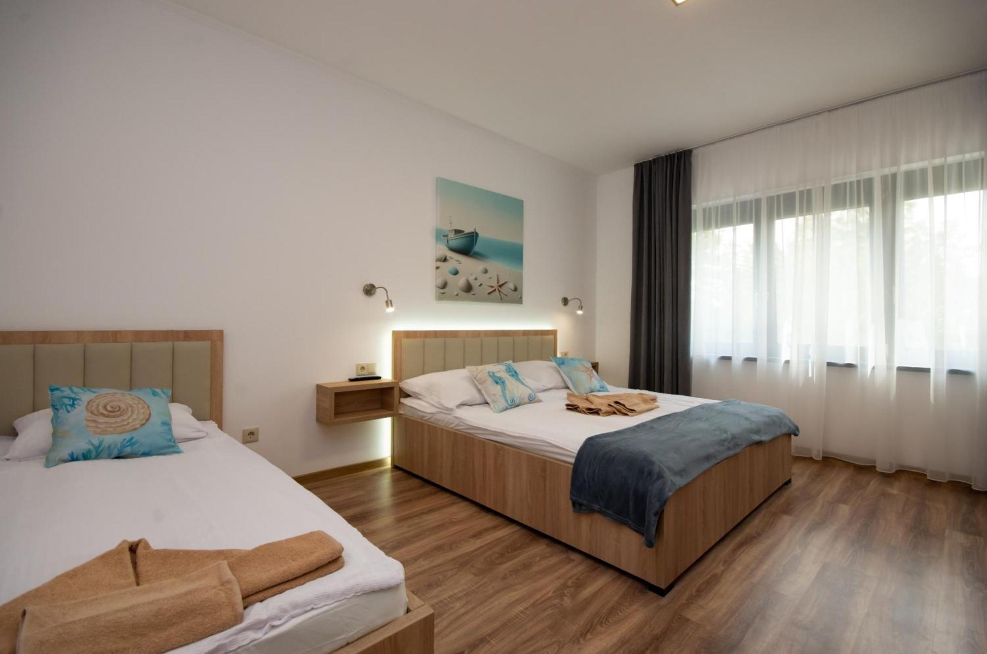 Csaladi Kikoeto Apartman Gyula Bagian luar foto