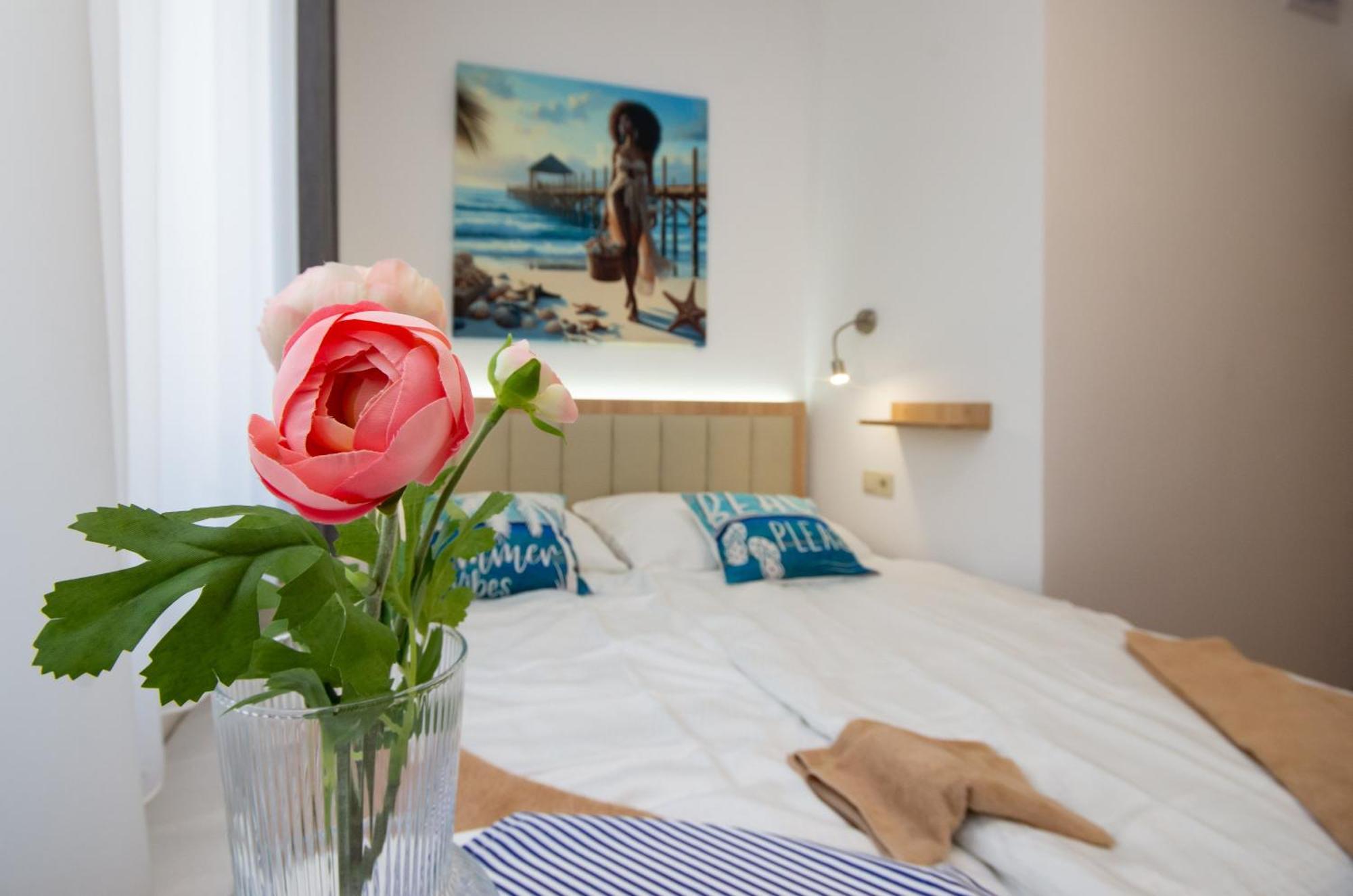 Csaladi Kikoeto Apartman Gyula Bagian luar foto