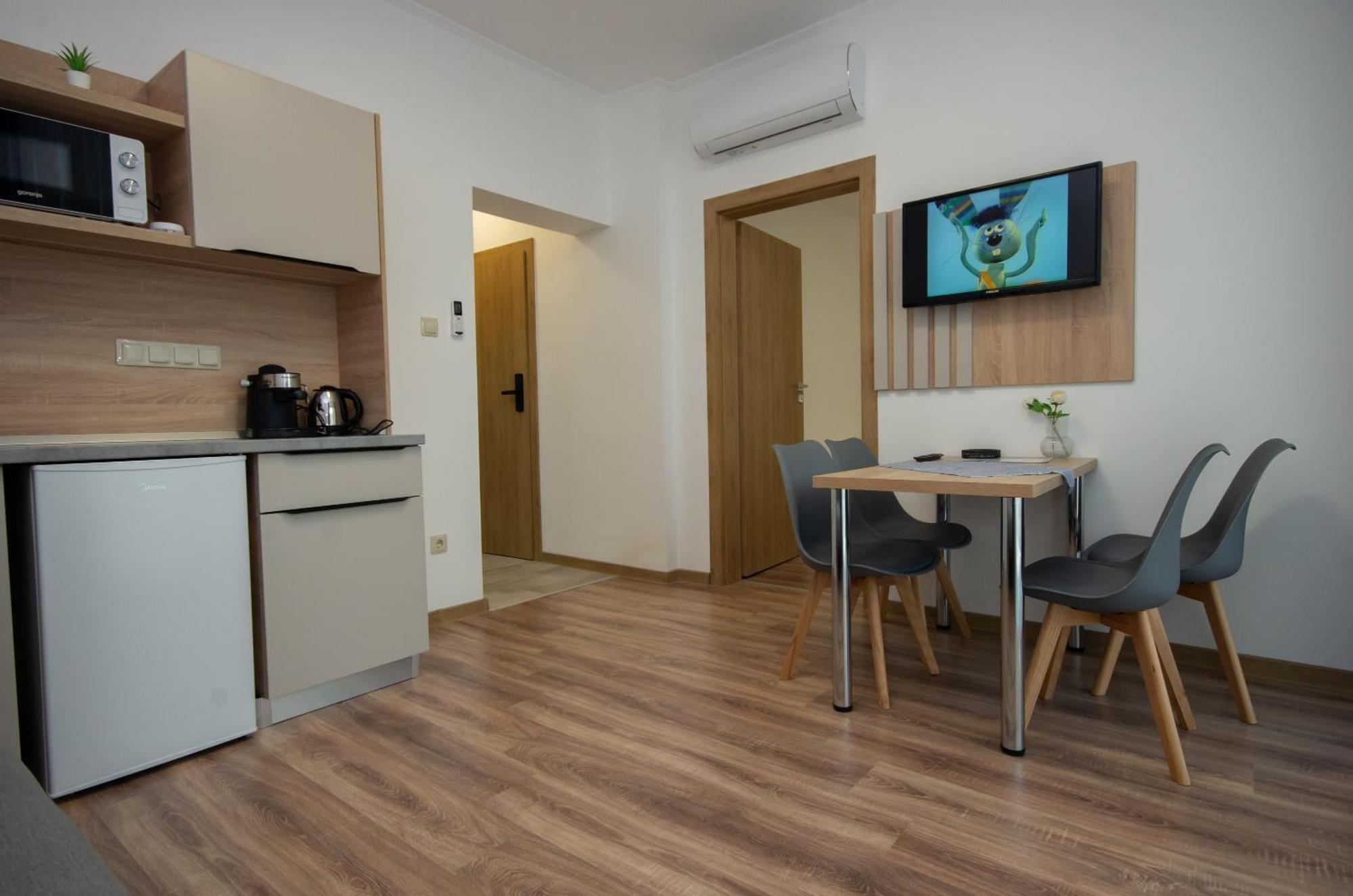 Csaladi Kikoeto Apartman Gyula Bagian luar foto