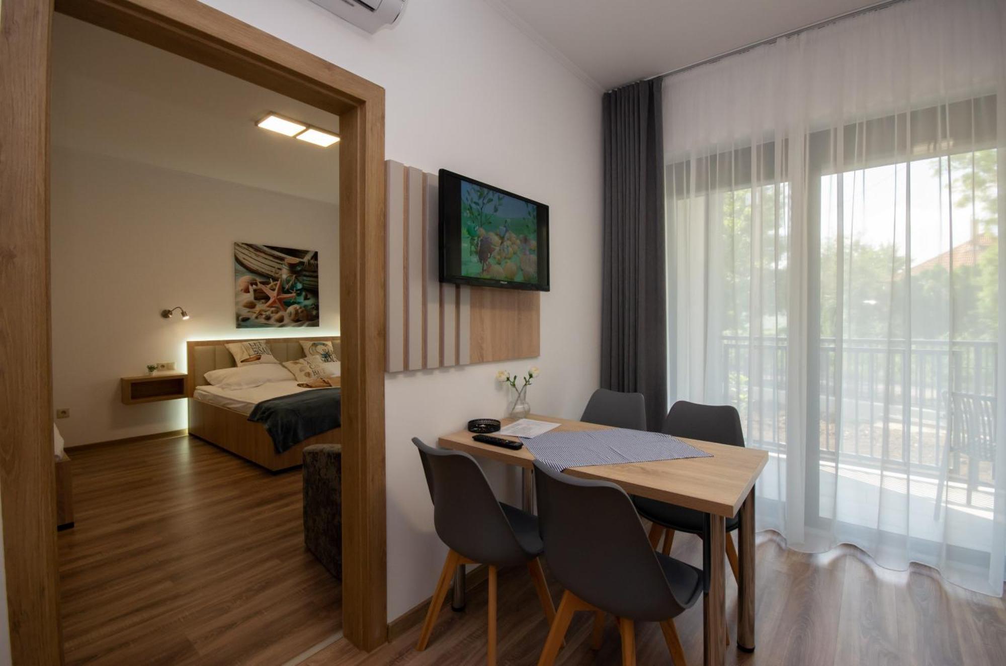 Csaladi Kikoeto Apartman Gyula Bagian luar foto