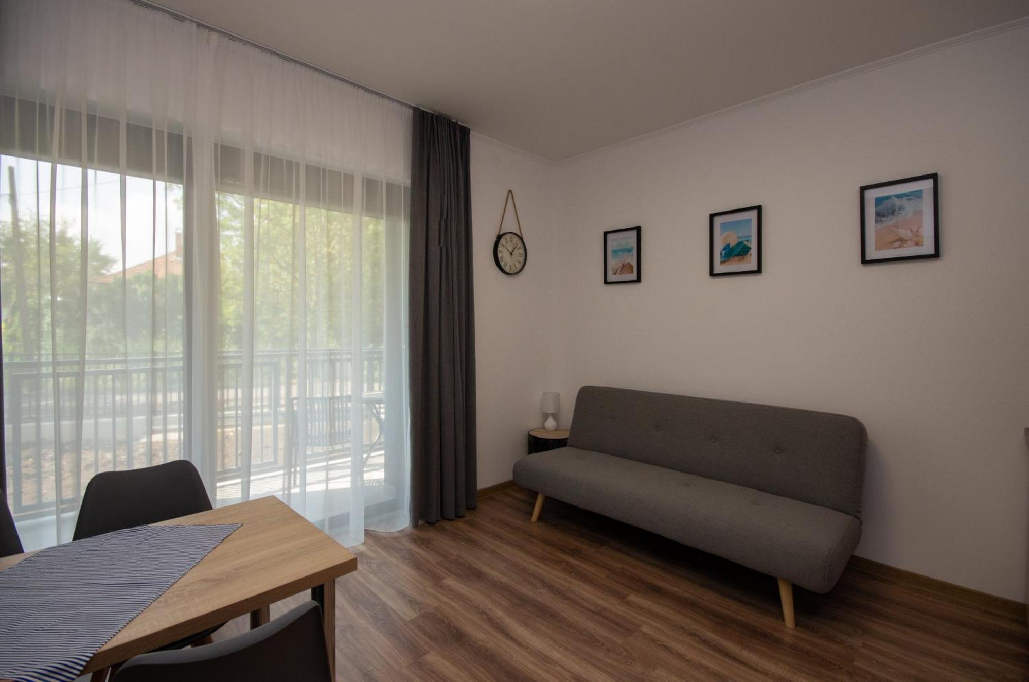 Csaladi Kikoeto Apartman Gyula Bagian luar foto