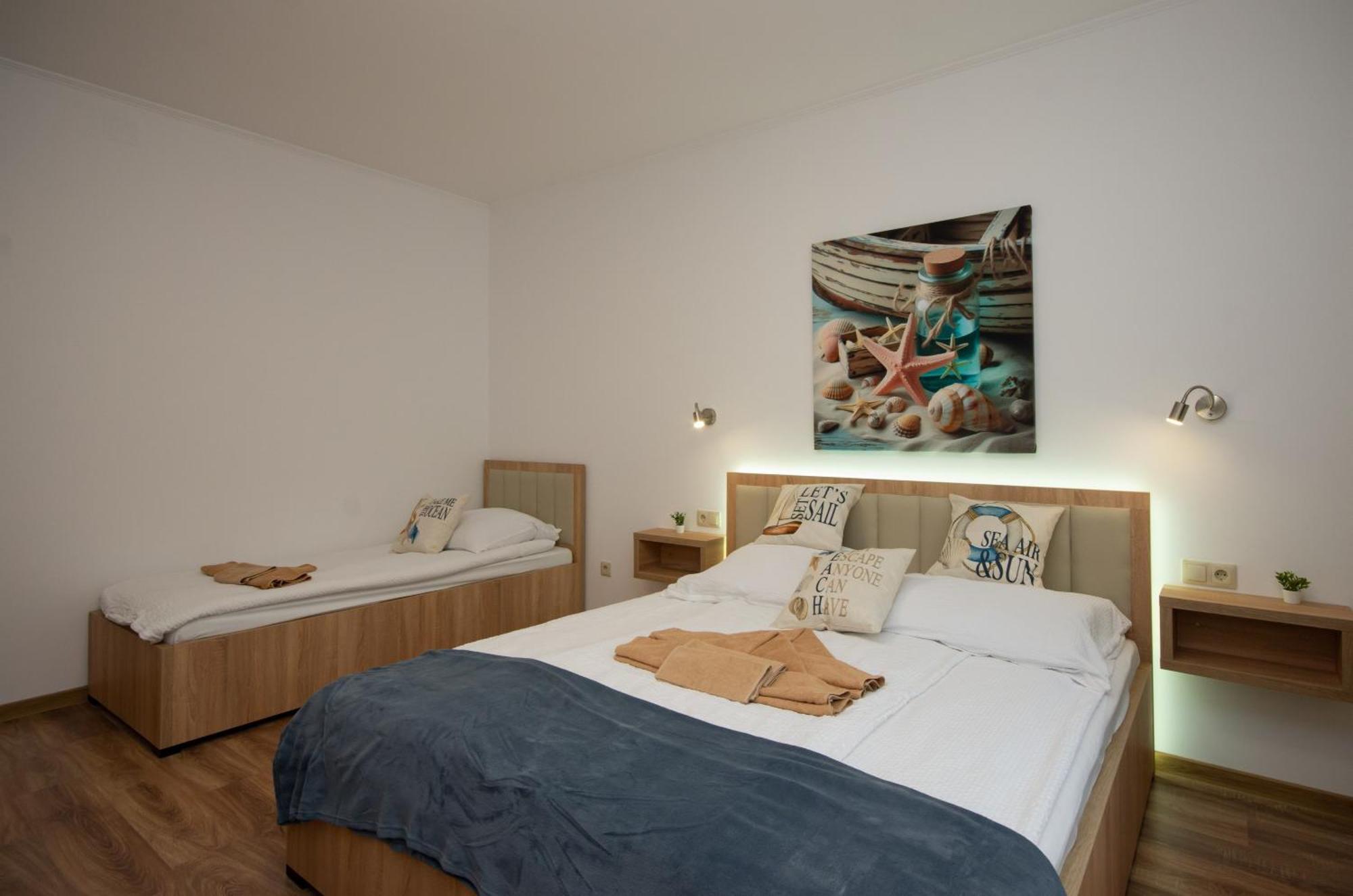 Csaladi Kikoeto Apartman Gyula Bagian luar foto