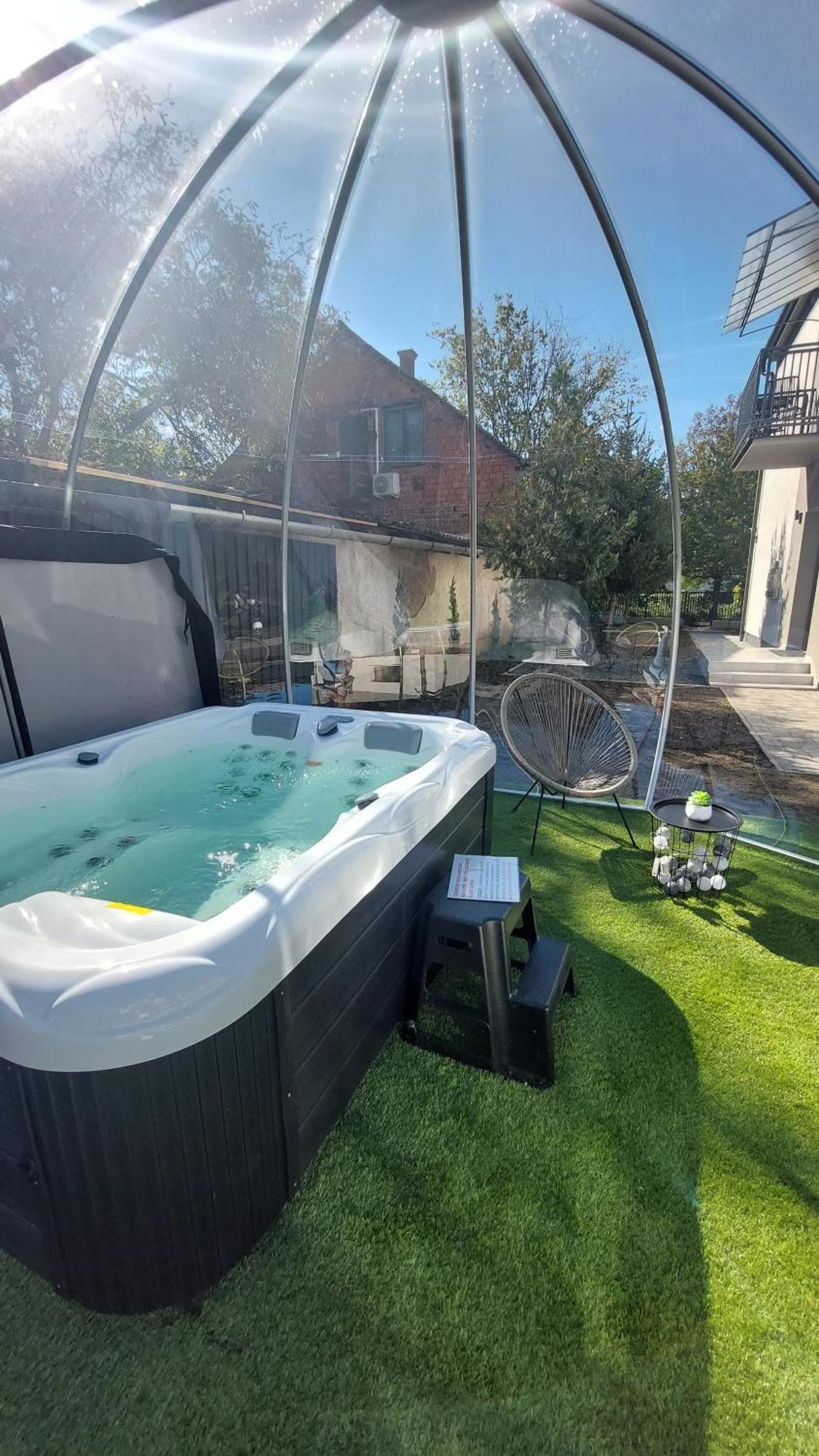 Csaladi Kikoeto Apartman Gyula Bagian luar foto